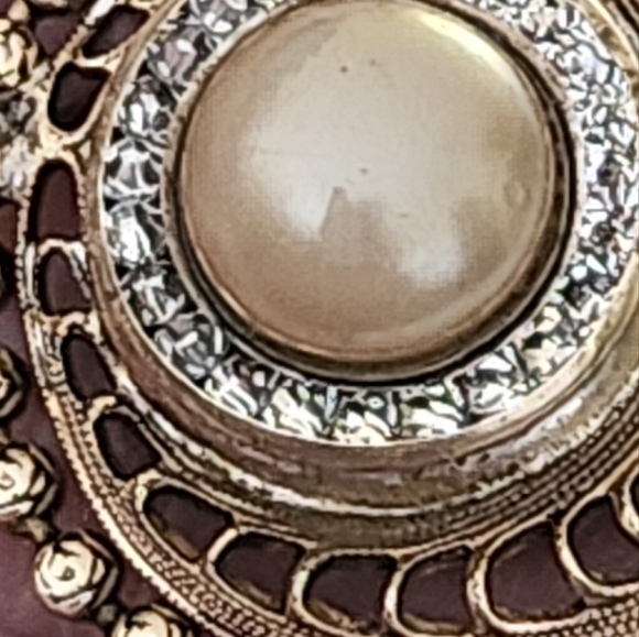 Vintage Dress-clip with Faux Pearl and Rhinestone - Picture 5 of 9